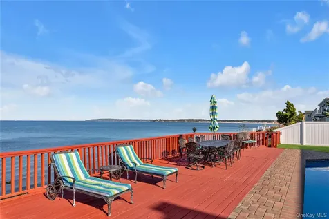 43 Oak Point Drive N Bayville NY 11709