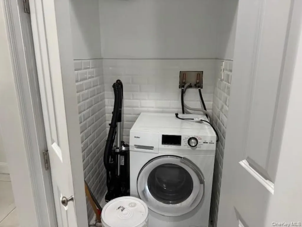 186 Howard Avenue Brooklyn NY 11233