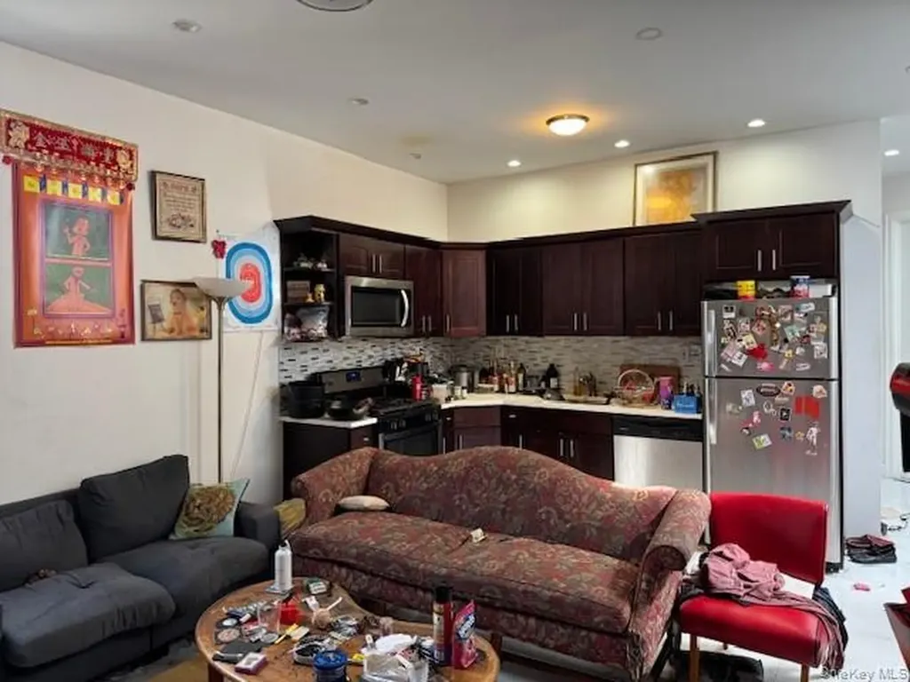 186 Howard Avenue Brooklyn NY 11233