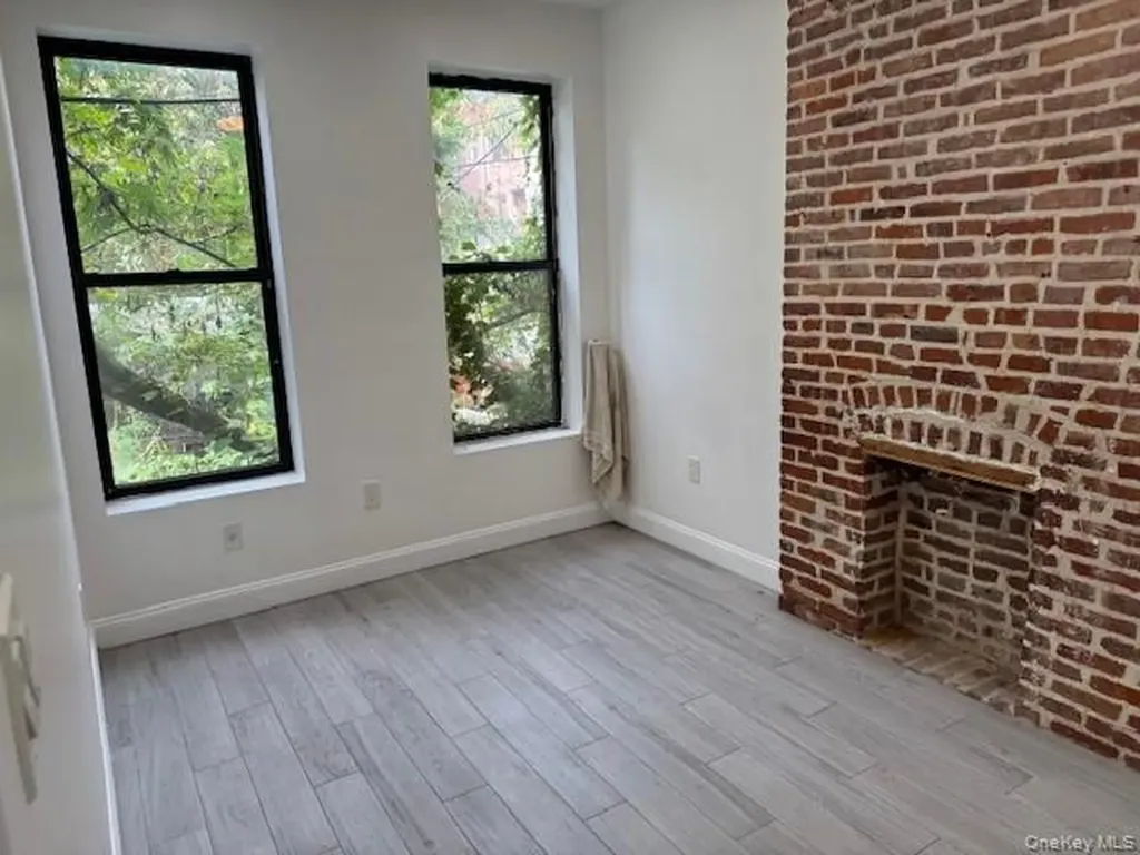 186 Howard Avenue Brooklyn NY 11233