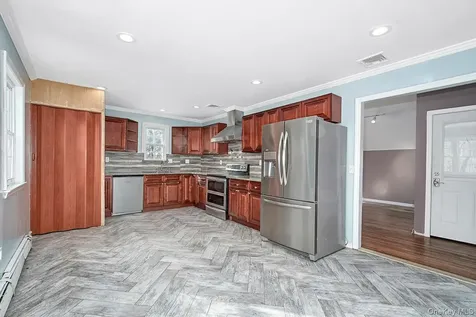 50 Custis Avenue White Plains NY 10603