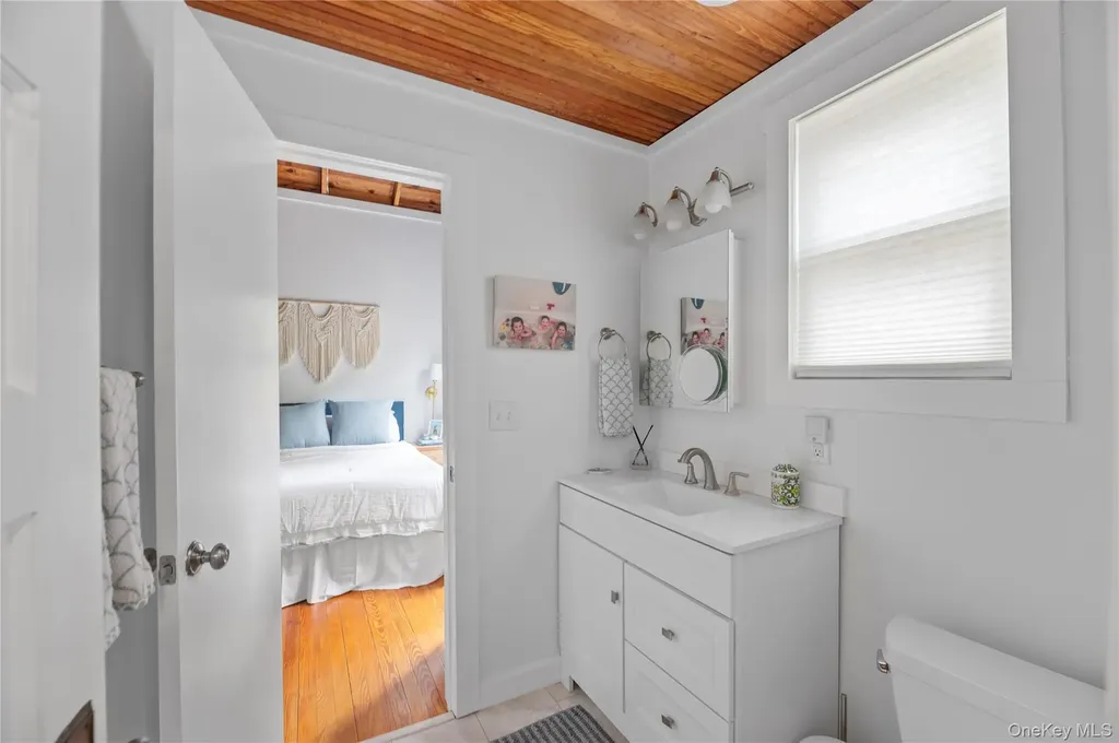 25 Atlantic Avenue Seaview NY 11770