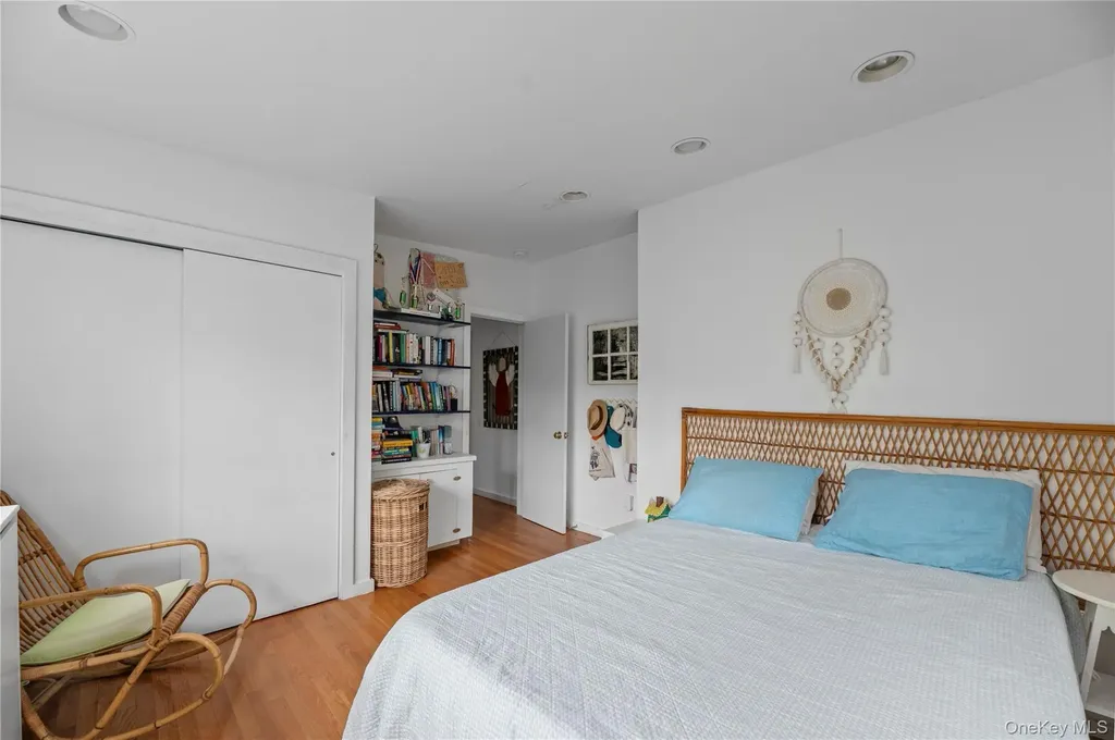 25 Atlantic Avenue Seaview NY 11770