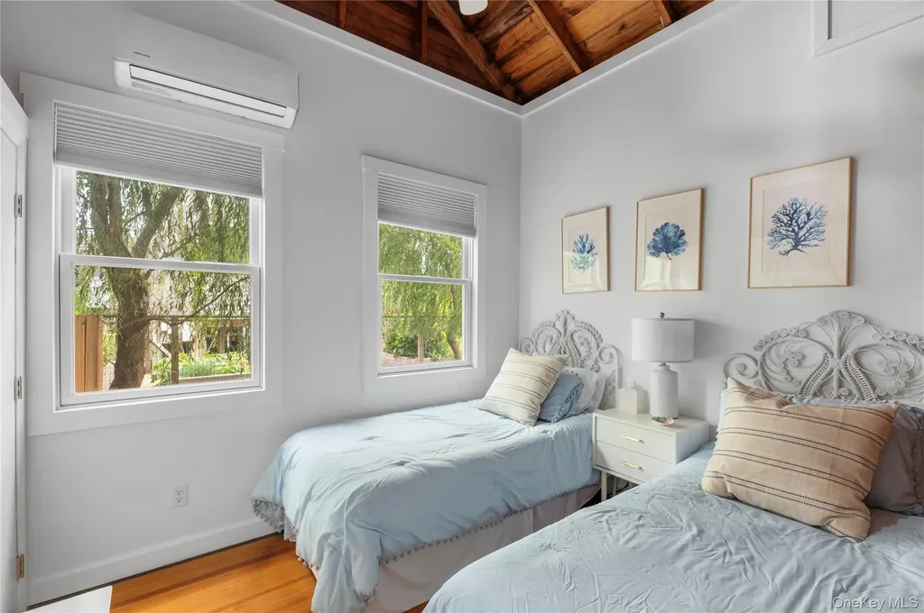 25 Atlantic Avenue Seaview NY 11770