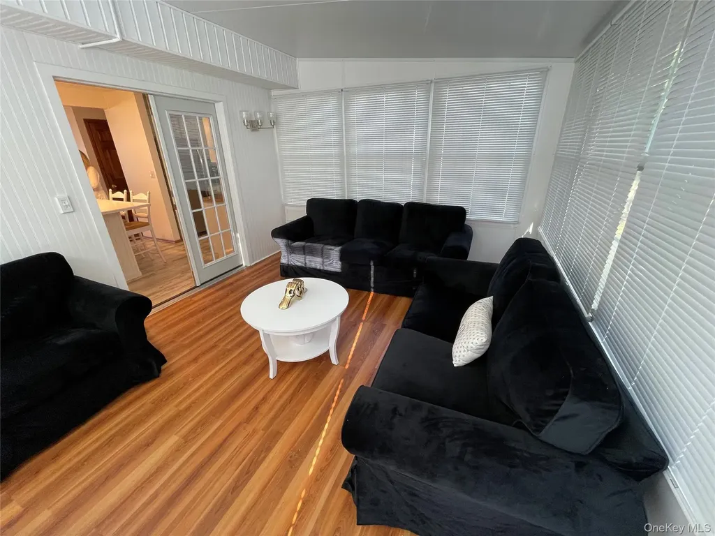 1321 7th Street West Babylon NY 11704
