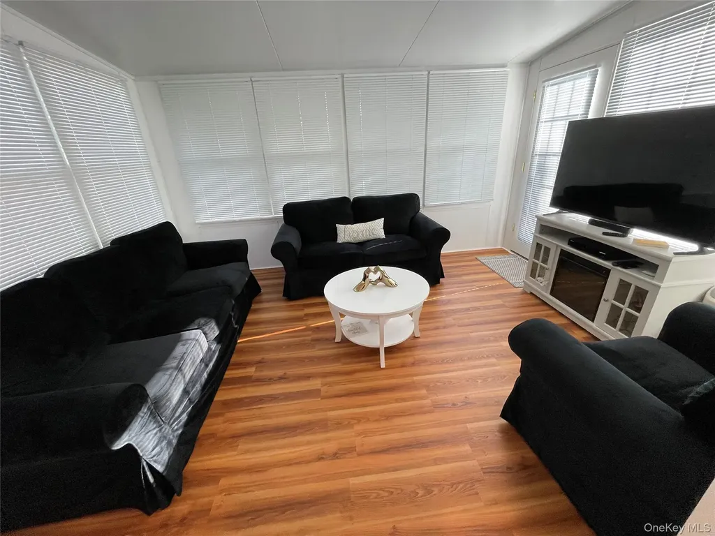 1321 7th Street West Babylon NY 11704