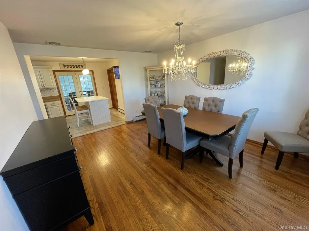 1321 7th Street West Babylon NY 11704