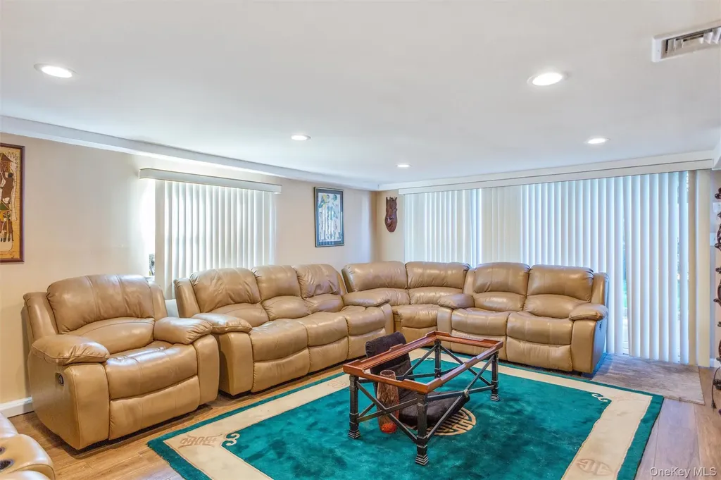 23 Glen Road Jericho NY 11590