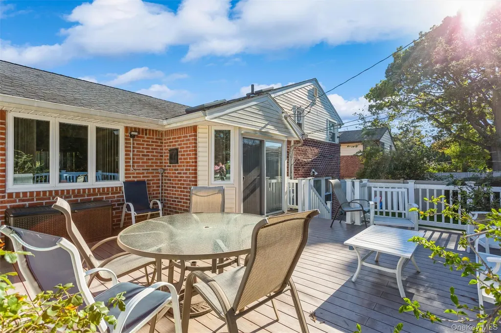 23 Glen Road Jericho NY 11590
