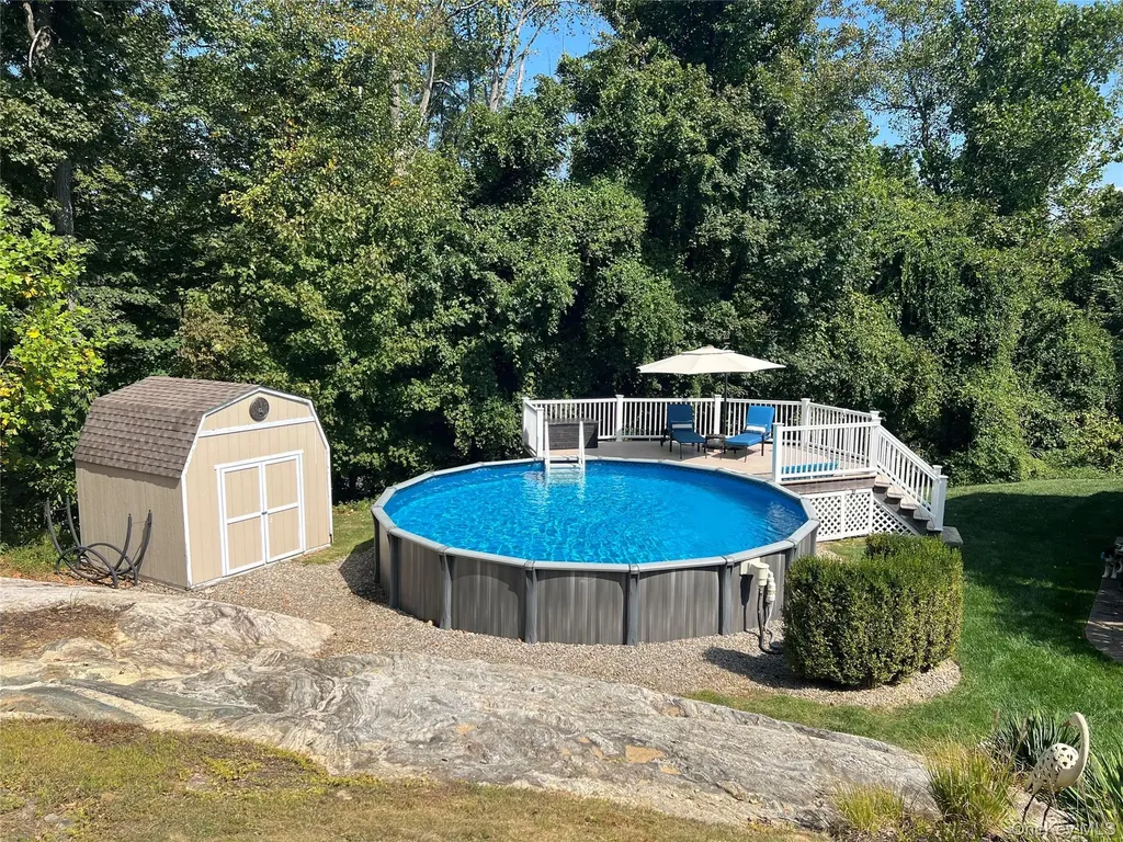 4 Wayacross Road Mahopac NY 10541