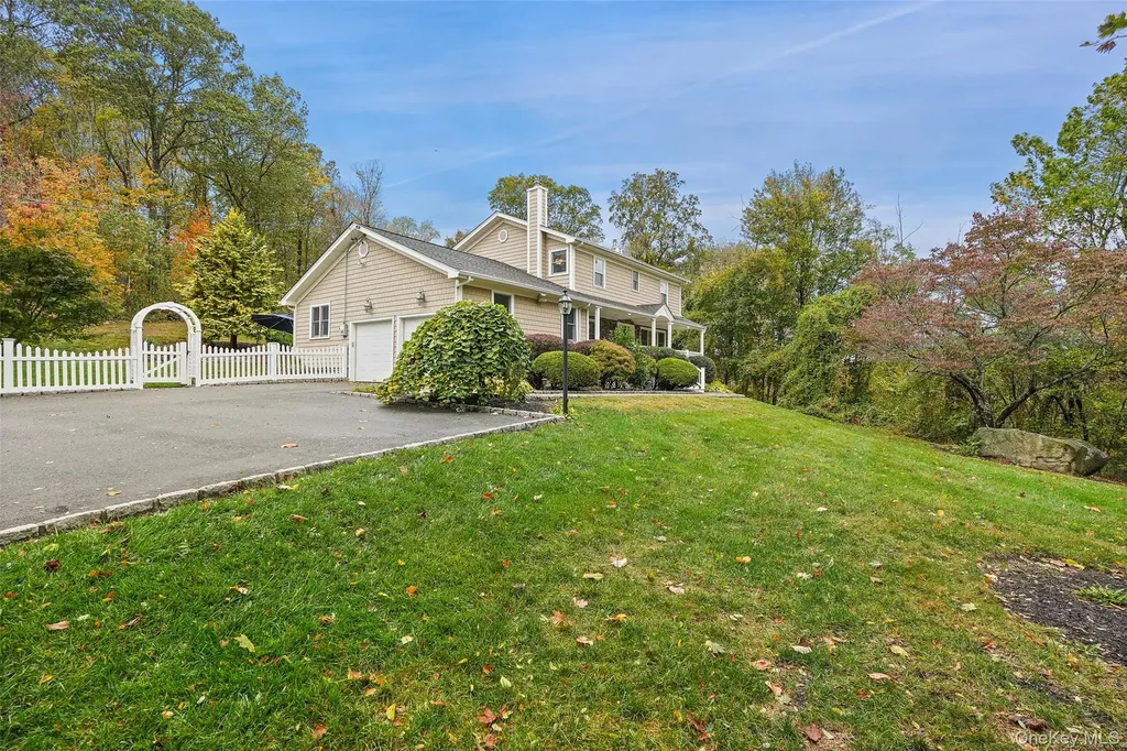4 Wayacross Road Mahopac NY 10541
