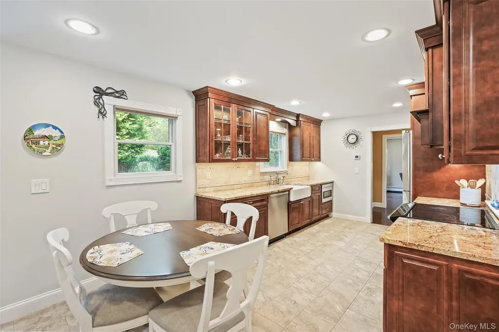 4 Wayacross Road Mahopac NY 10541