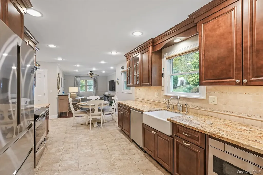 4 Wayacross Road Mahopac NY 10541