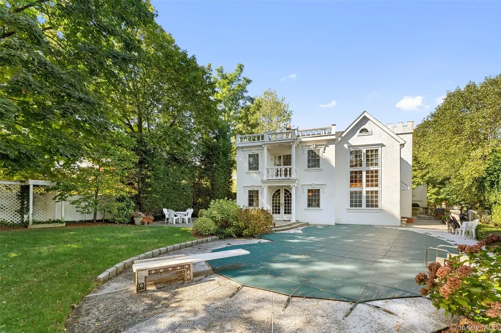 12 Hewitt Avenue Bronxville NY 10708