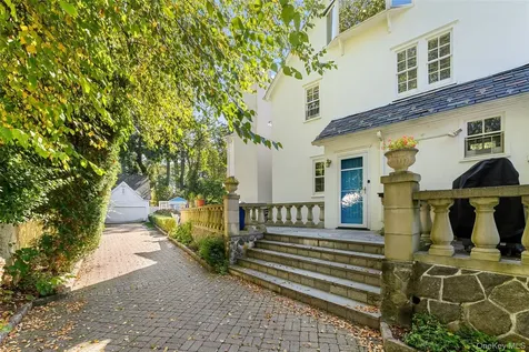 12 Hewitt Avenue Bronxville NY 10708