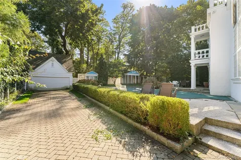 12 Hewitt Avenue Bronxville NY 10708