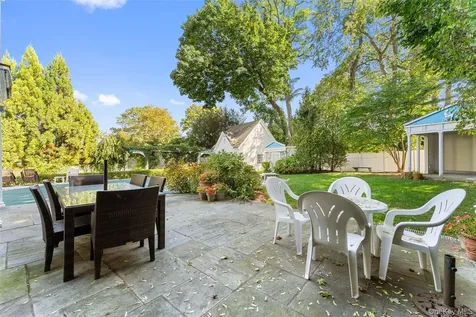 12 Hewitt Avenue Bronxville NY 10708