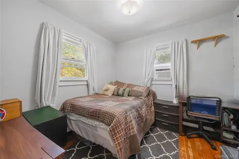 29 Lake Street Amityville NY 11701