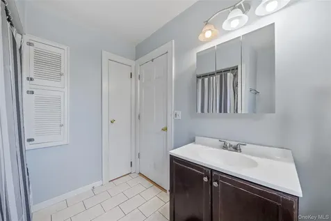 29 Lake Street Amityville NY 11701