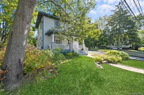 29 Lake Street Amityville NY 11701