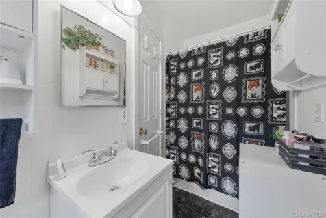 29 Lake Street Amityville NY 11701