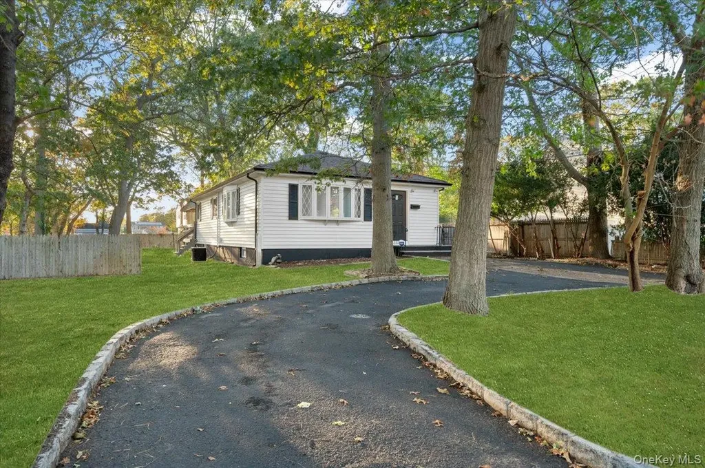1358 Saxon Avenue Bay Shore NY 11706