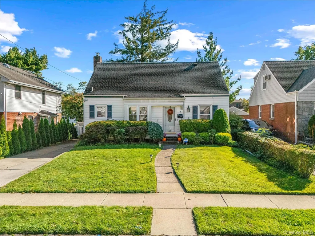 38 Primrose Drive New Hyde Park NY 11040