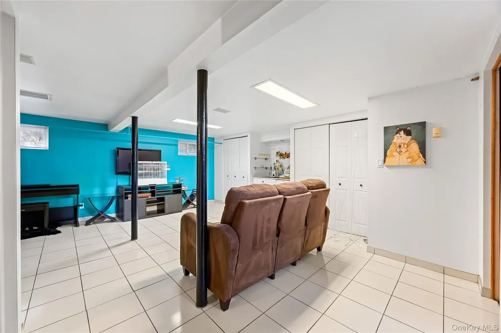 38 Primrose Drive New Hyde Park NY 11040