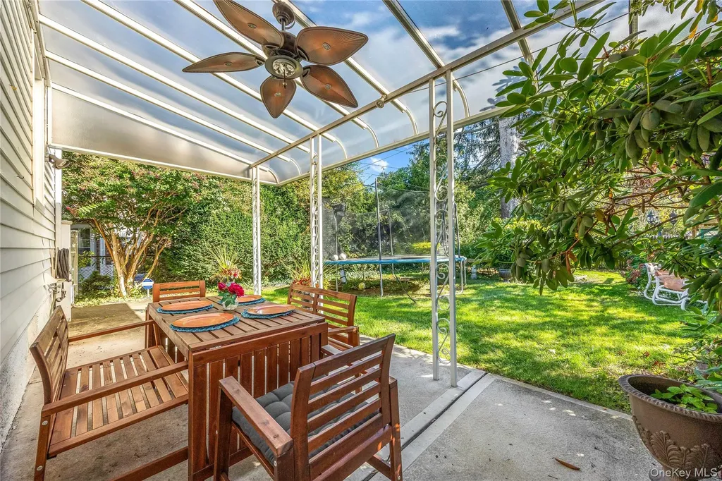 38 Primrose Drive New Hyde Park NY 11040