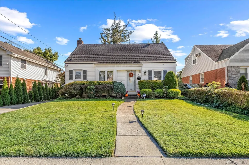 38 Primrose Drive New Hyde Park NY 11040