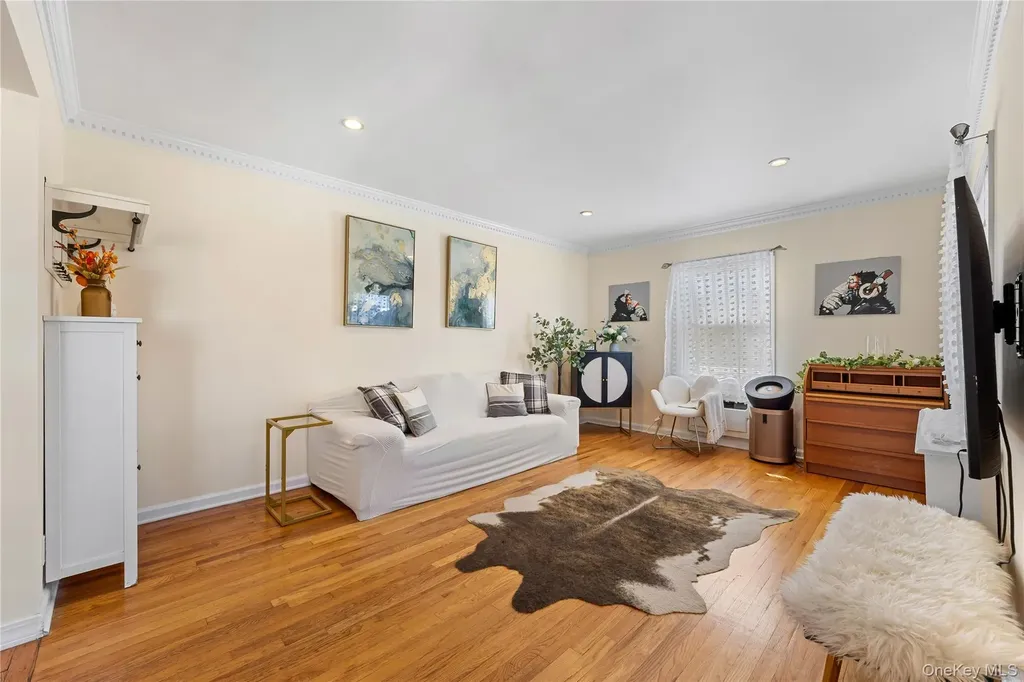 38 Primrose Drive New Hyde Park NY 11040