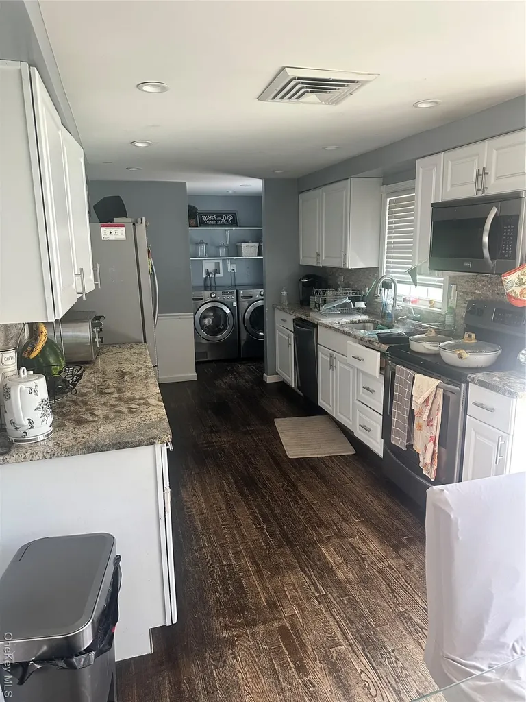 209 Old Post Drive Hauppauge NY 11788