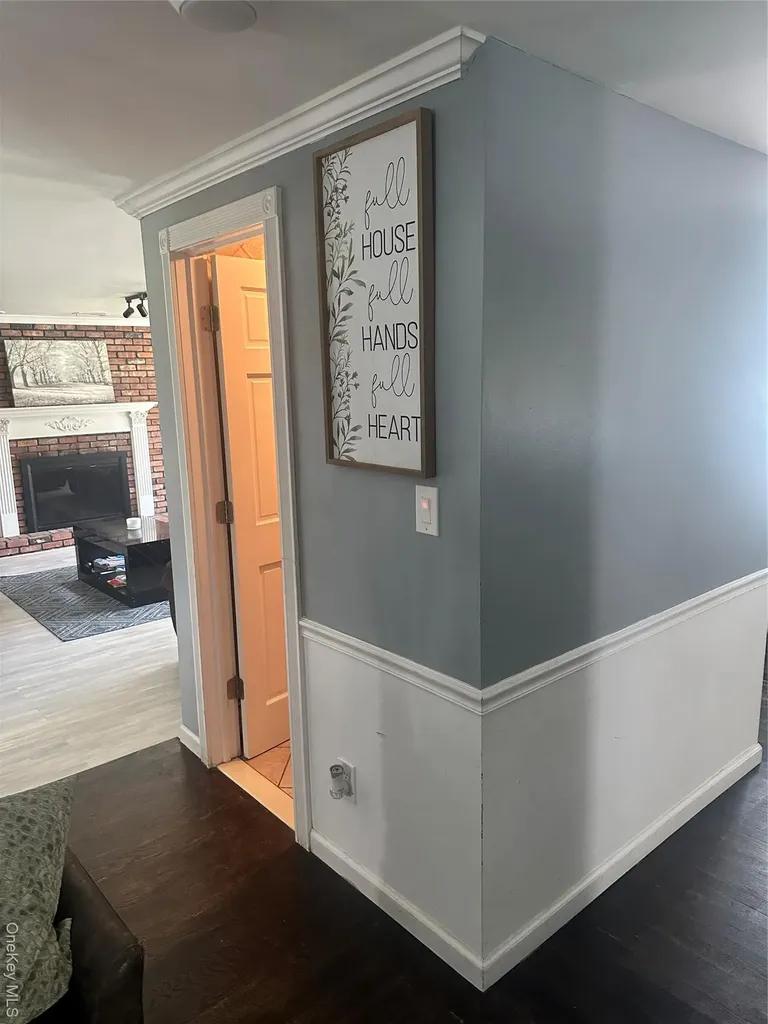 209 Old Post Drive Hauppauge NY 11788