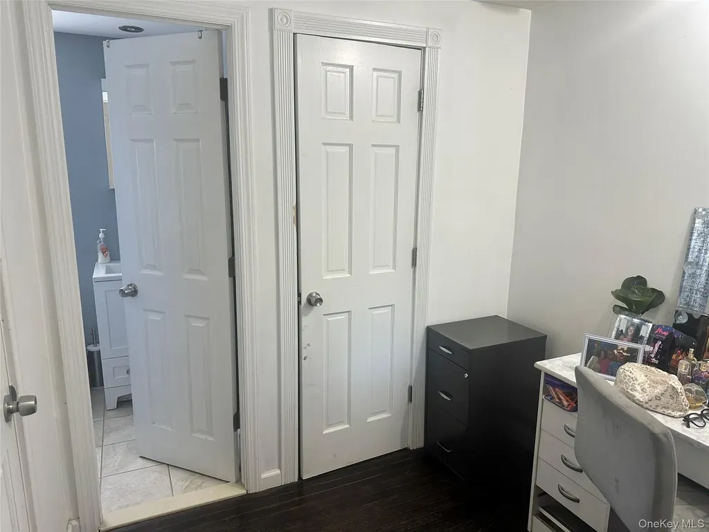209 Old Post Drive Hauppauge NY 11788