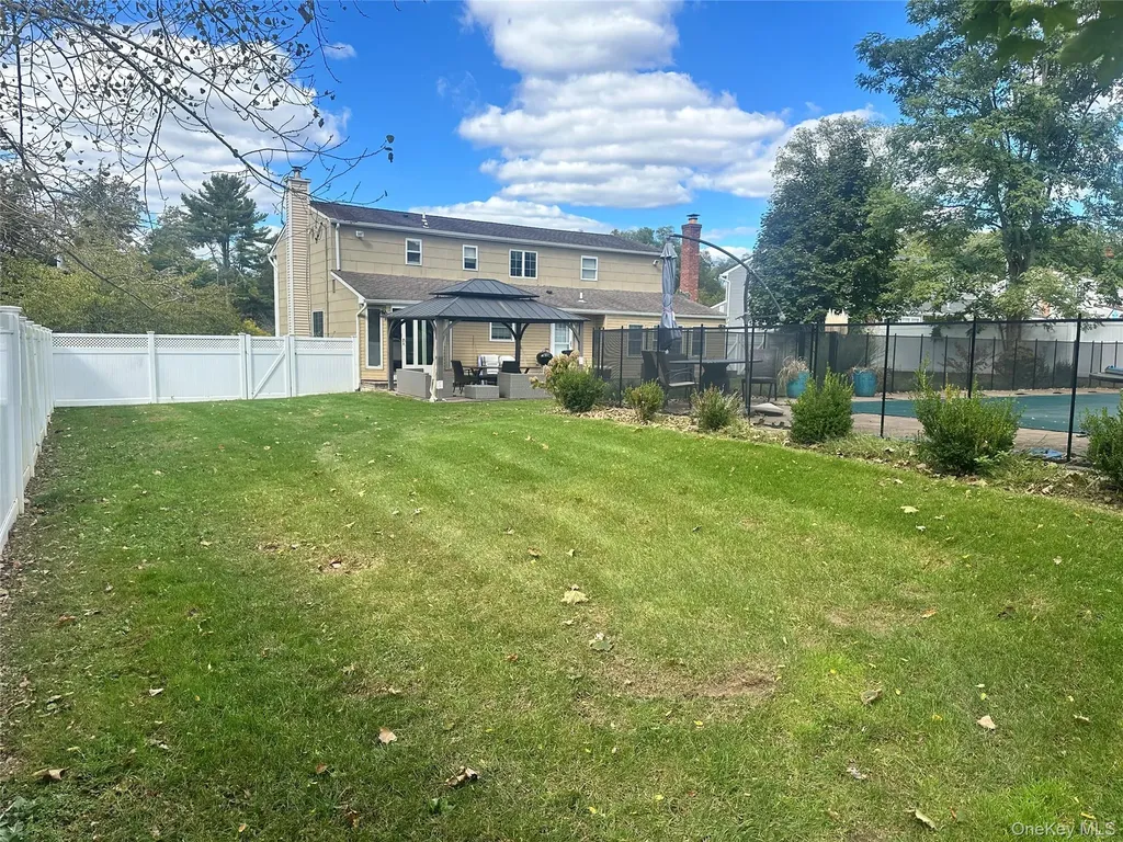 209 Old Post Drive Hauppauge NY 11788