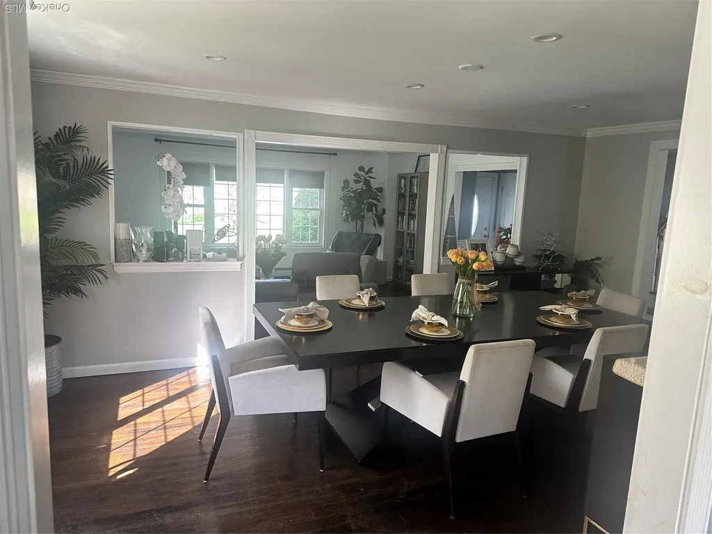 209 Old Post Drive Hauppauge NY 11788