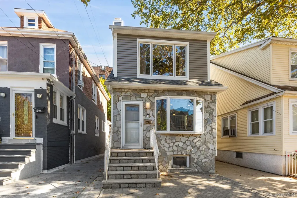1946 Tomlinson Avenue Bronx NY 10461