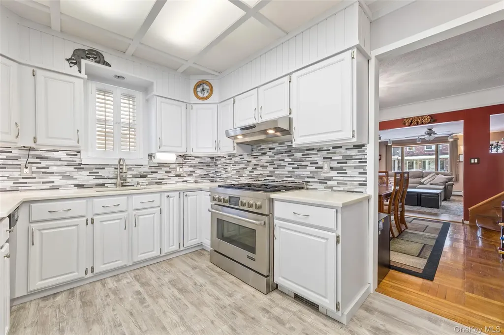 1946 Tomlinson Avenue Bronx NY 10461