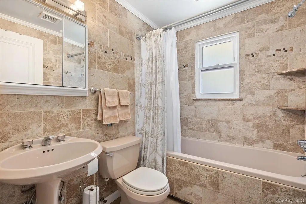 1946 Tomlinson Avenue Bronx NY 10461