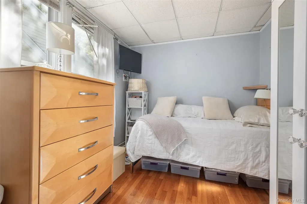 1946 Tomlinson Avenue Bronx NY 10461