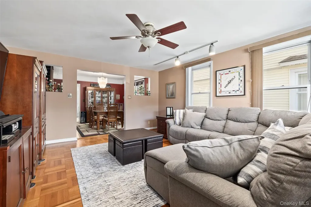 1946 Tomlinson Avenue Bronx NY 10461