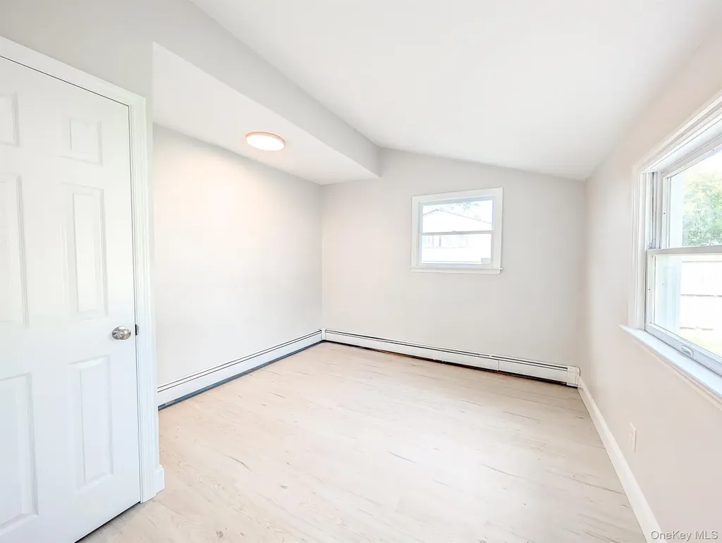 29 Boulevard Avenue Central Islip NY 11722