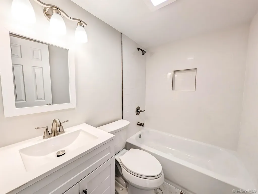 29 Boulevard Avenue Central Islip NY 11722