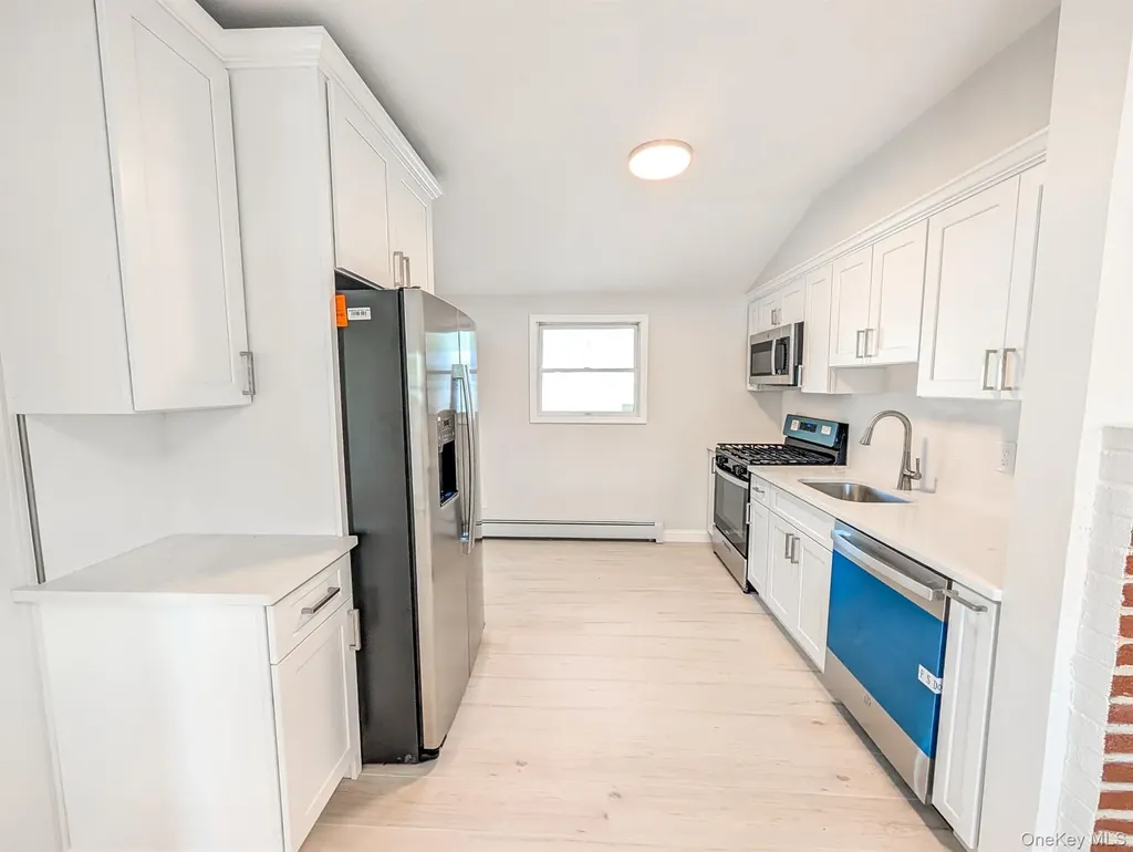 29 Boulevard Avenue Central Islip NY 11722