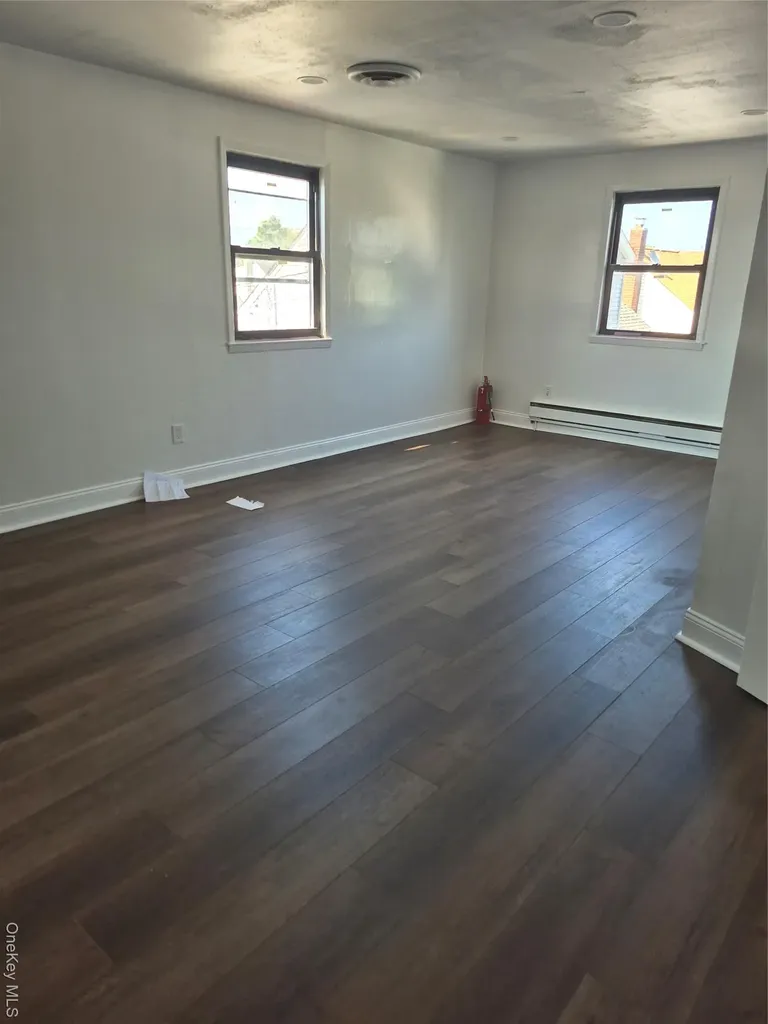 475 W Merrick Road Valley Stream NY 11580