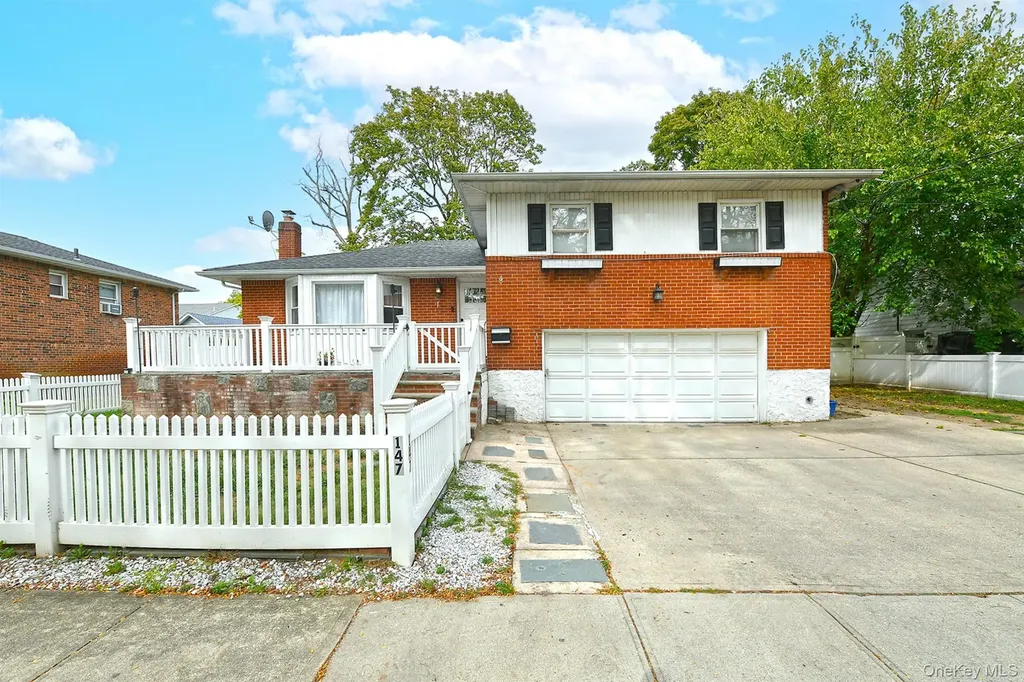 147 Brookside Drive Valley Stream NY 11581