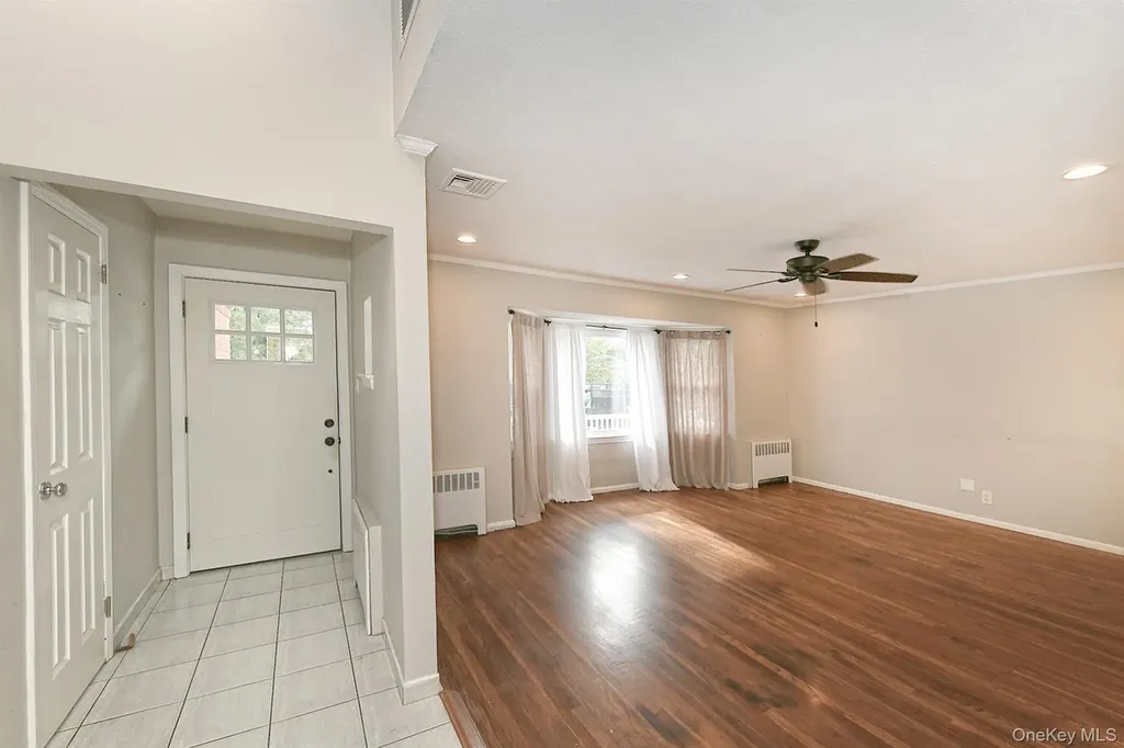 147 Brookside Drive Valley Stream NY 11581