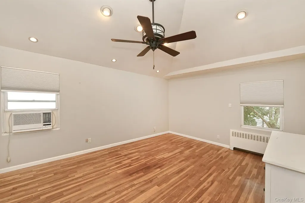 147 Brookside Drive Valley Stream NY 11581