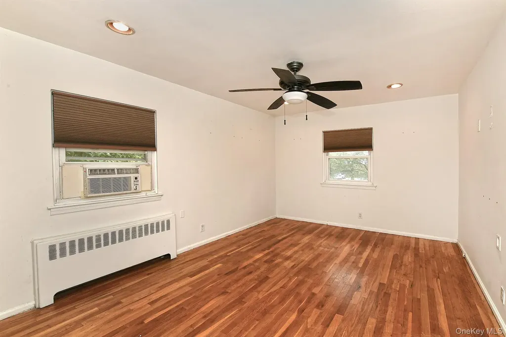 147 Brookside Drive Valley Stream NY 11581
