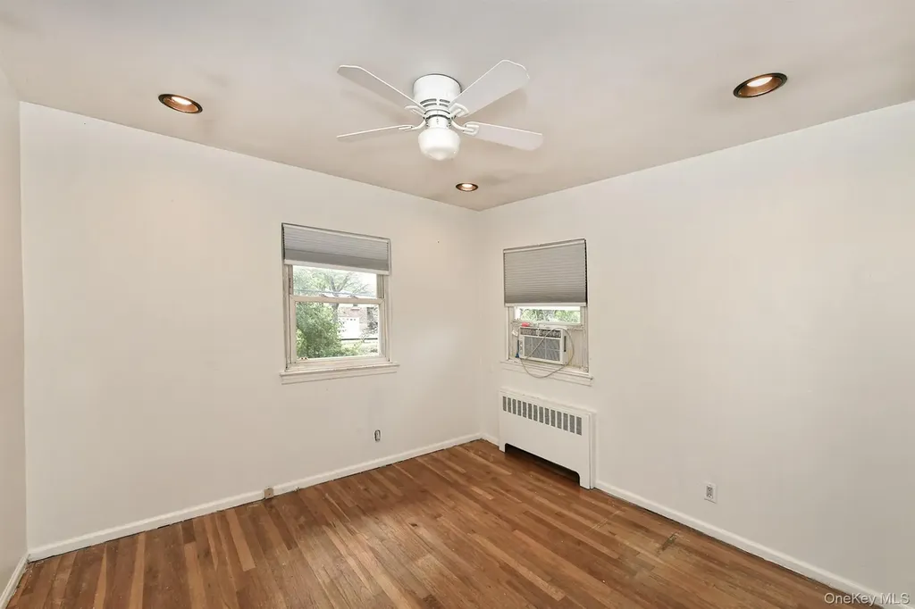 147 Brookside Drive Valley Stream NY 11581